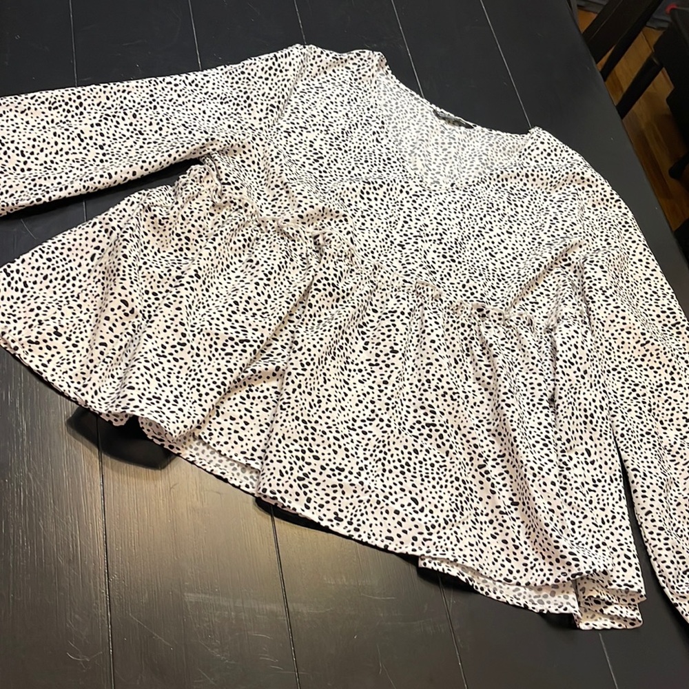 SHEIN Curve 1X black and white peplum long sleeved top; elastic banded sleeves